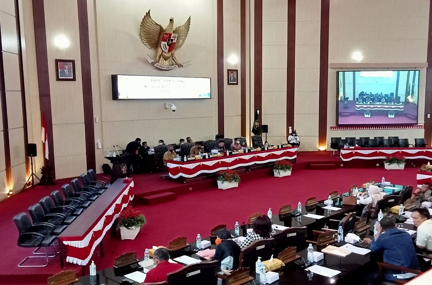  DPRD Medan Terima Nota Pengantar Walikota Perubahan APBD  2022
