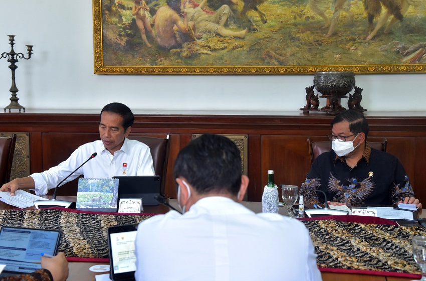  Presiden Jokowi Pimpin Rapat Terkait Evaluasi Proyek Strategis Nasional