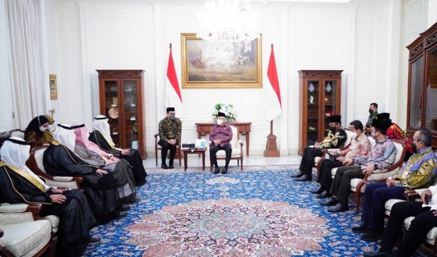  Terima Menteri Haji Saudi, Wapres Sambut Baik Kebijakan Baru untuk Jemaah Indonesia