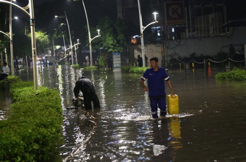  Hujan Deras, 17 Ruas Jalan di Jakarta Terendam