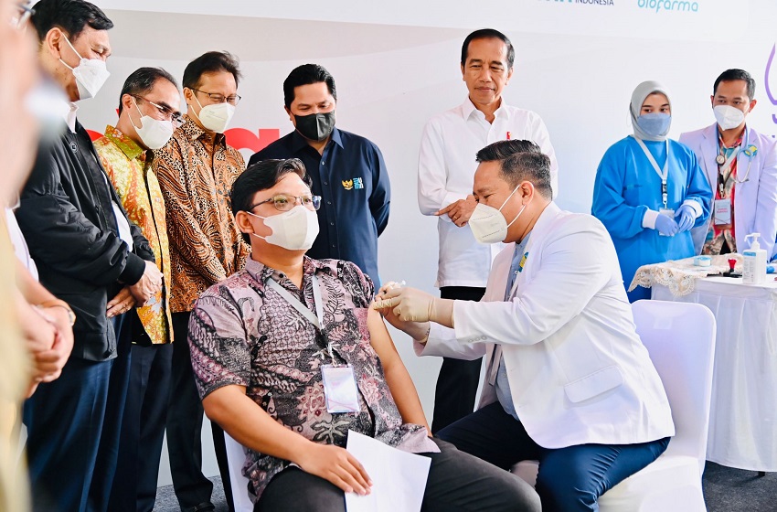  Presiden Jokowi Tinjau Penyuntikan Perdana Vaksin IndoVac