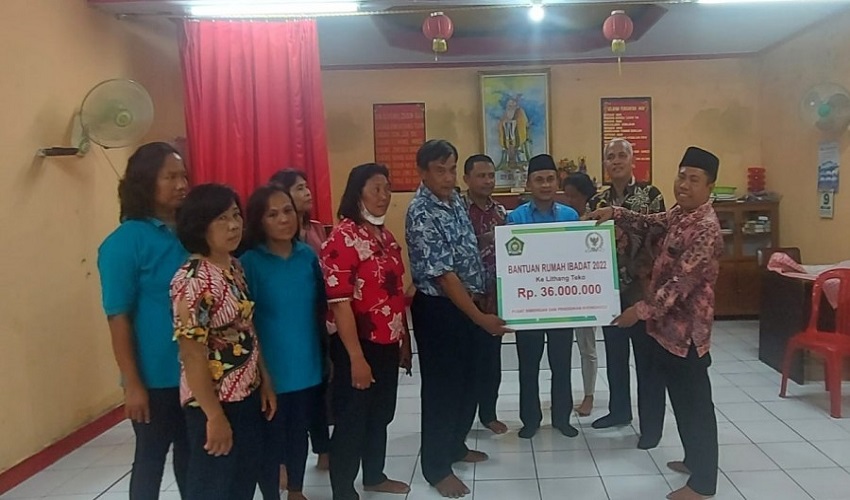  Kemenag Serahkan Bantuan untuk Lithang Teko di Bekasi