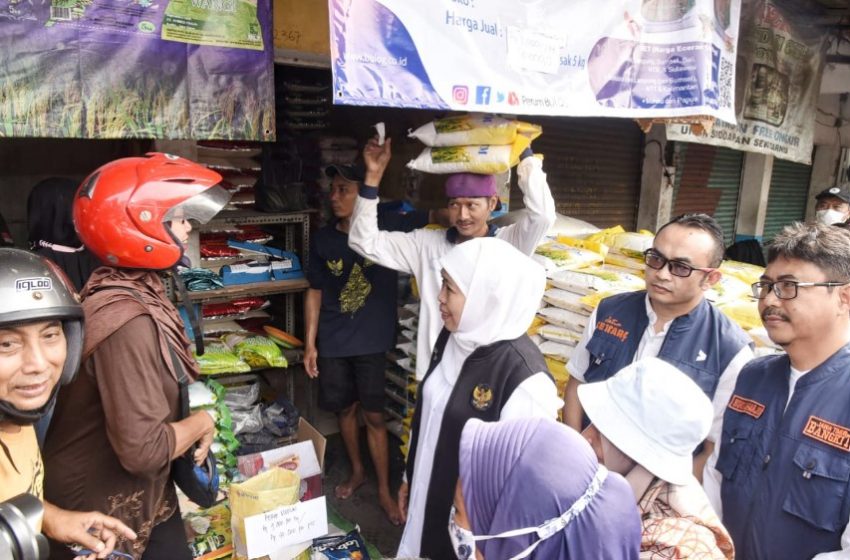 Sidoarjo Digelontor 20 Ton Beras Perkuat Intervensi Stabilkan Harga yang Terus Naik