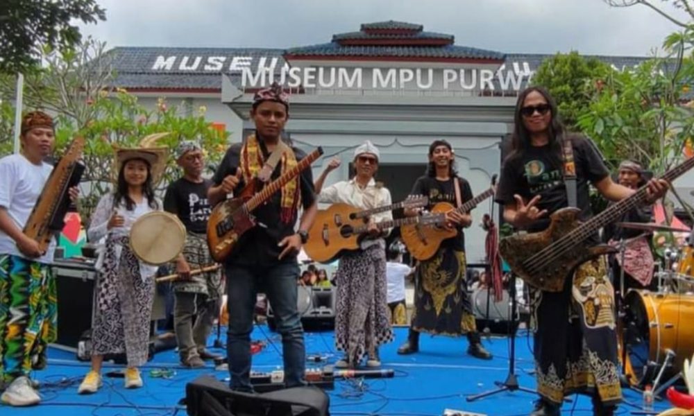 Panji Laras Svara Kelompok Musik Genre World Music dari Malang