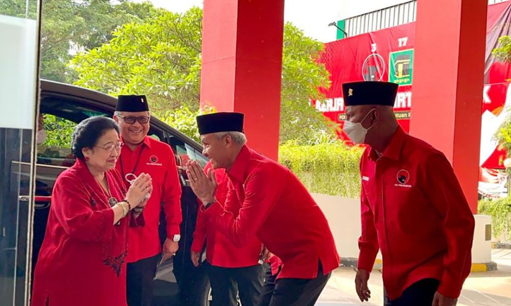 Tiba di Pertemuan Kerjasama PPP, Megawati Disambut Ganjar dan Hasto