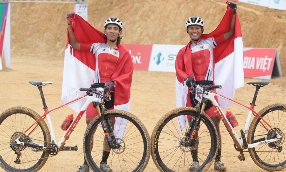 Cerita Perjuangan Kakak-Adik Peraih Emas Balap Sepeda SEA Games Kamboja