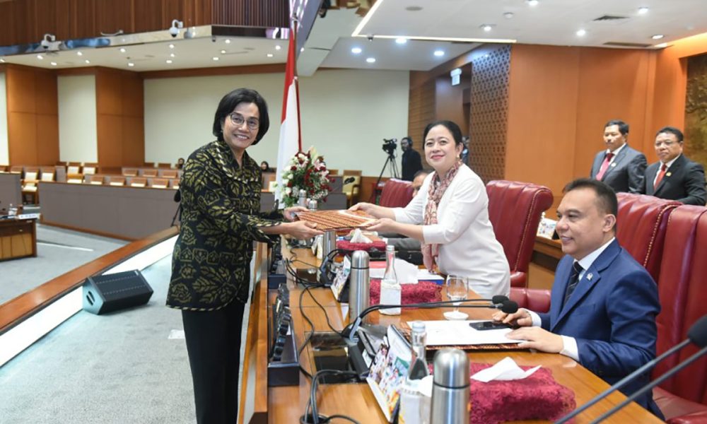 Menkeu Sampaikan KEM PPKF 2024: Pertumbuhan hingga 5,7%, Nilai Tukar Rp15.300 per USD