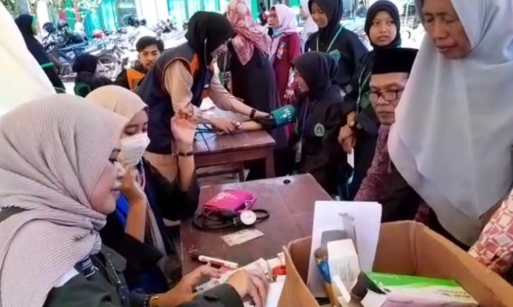 Relawan Ganip Warsito Gelar Pemeriksaan Kesehatan Gratis di Sumberpucung Malang
