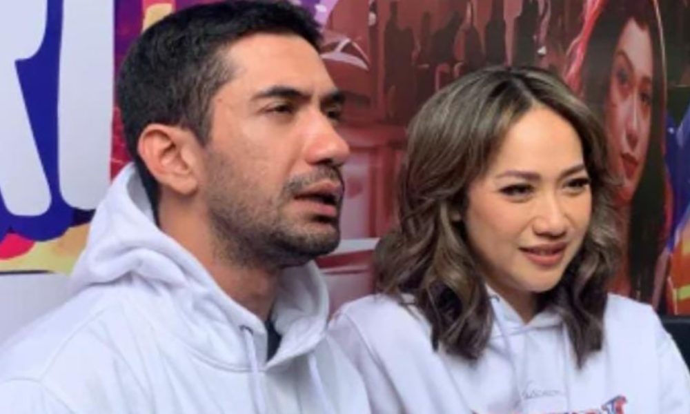 Reza Rahadian dan BCL di Film ‘Pasutri Gaje’