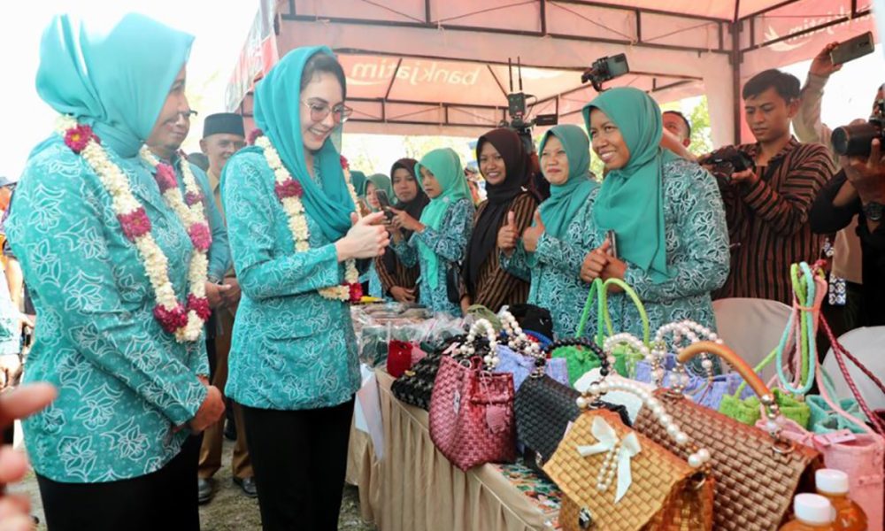 Kunjungi Kampung Eduwisata Gedongan, Ini Penjelasan Arumi Bachsin