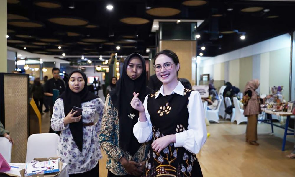 Gandeng Dekranasda, Diskop dan UKM Jatim Gelar Workshop Usaha Kekinian