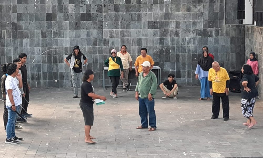 “Opera Ikan Asin” Racikan Teater Alam