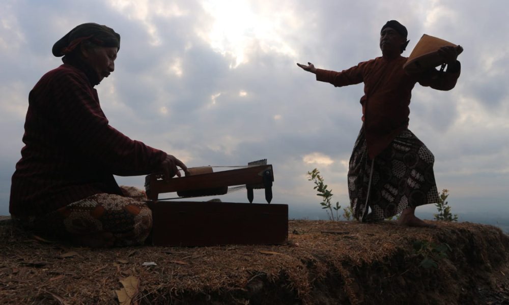 “Nungsung Suryo” di Bukit Moyeng
