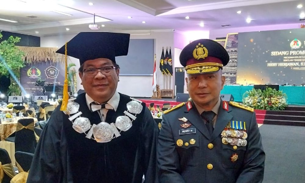 Irjen Pol. Herry Heryawan  Raih Gelar Doktor