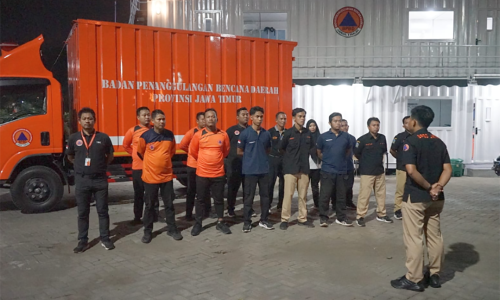 Pemprov Terjunkan Tim Reaksi Cepat ke Bawean Bantu Masyarakat Terdampak Gempa