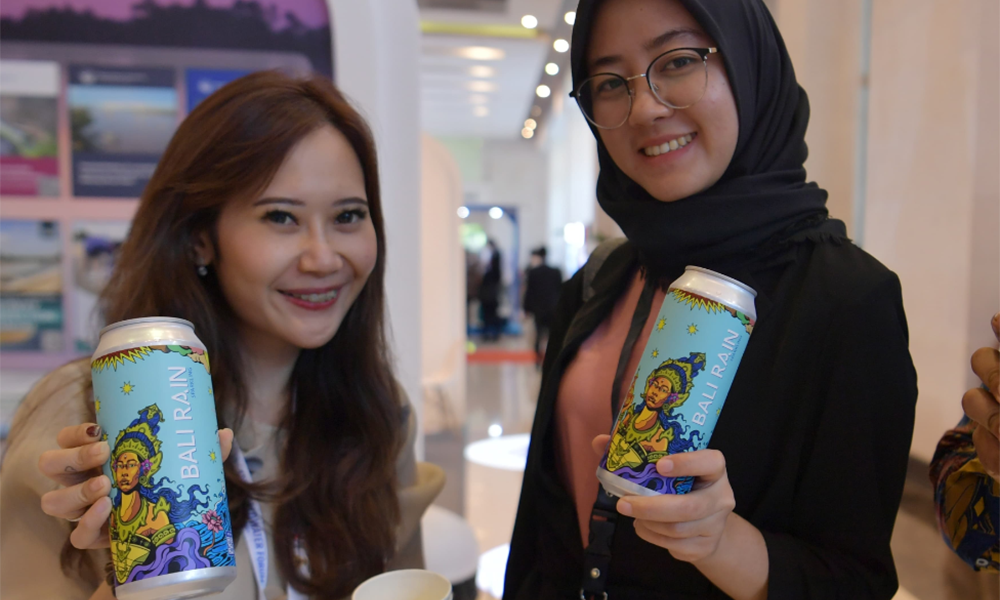 Produk Minuman Berbahan Dasar Air Hujan Hadir di WWF Bali