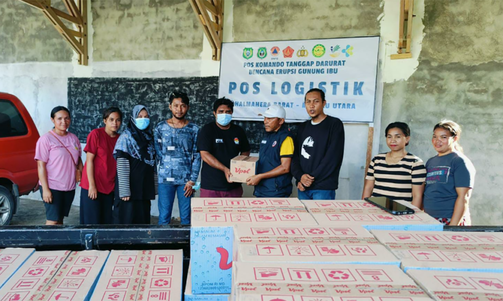 Gunung Api Ibu Masih Awas, Tim Gabungan Terus Penuhi Kebutuhan Masyarakat