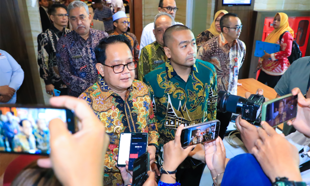 Pj Gubernur Adhy Terima Konjen AS, “Ajak Perkuat Kerja Sama Industri, Pariwisata dan Pendidikan”