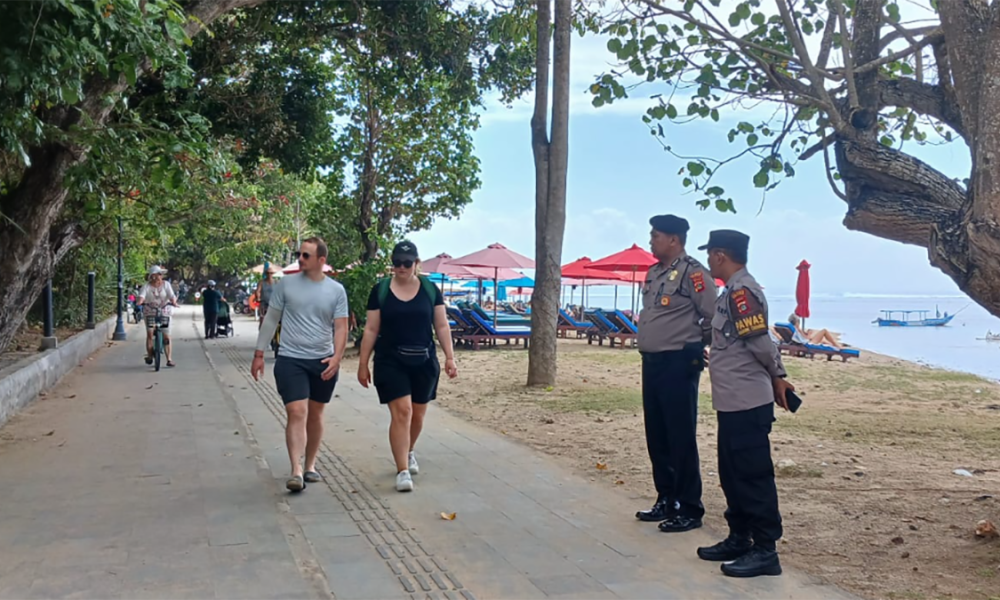 Polsek Densel Laksanakan KRYD di Kawasan Wisata Pantai Karang Sanur