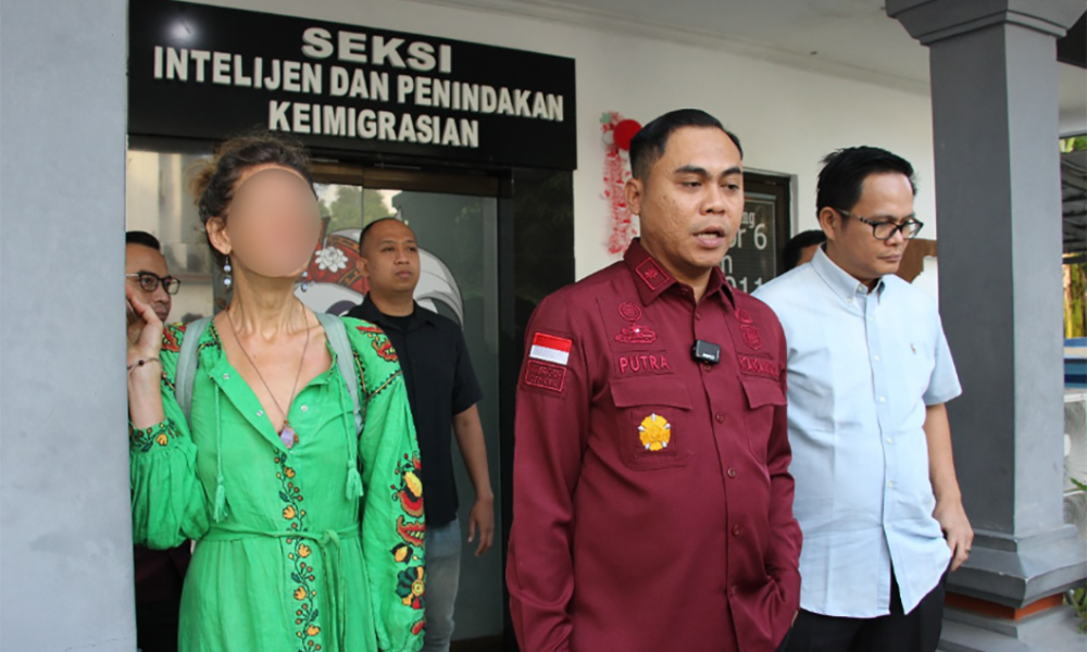 “Si Kocong” Ukraina Akhirnya Dideportasi dari Bali