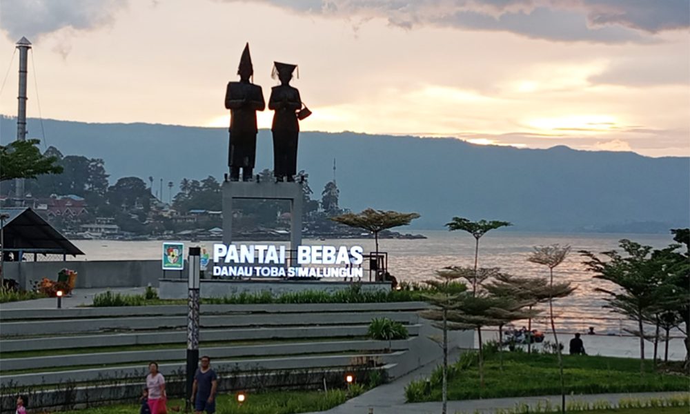 Sunset di Kawasan RTP Pantai Bebas Parapat