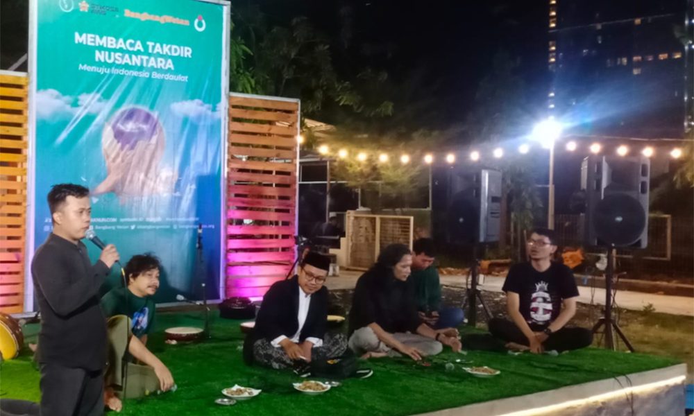Membaca Takdir Nusantara ke-2 di Stikosa AWS Tetap Dibanjiri Para Jamaah