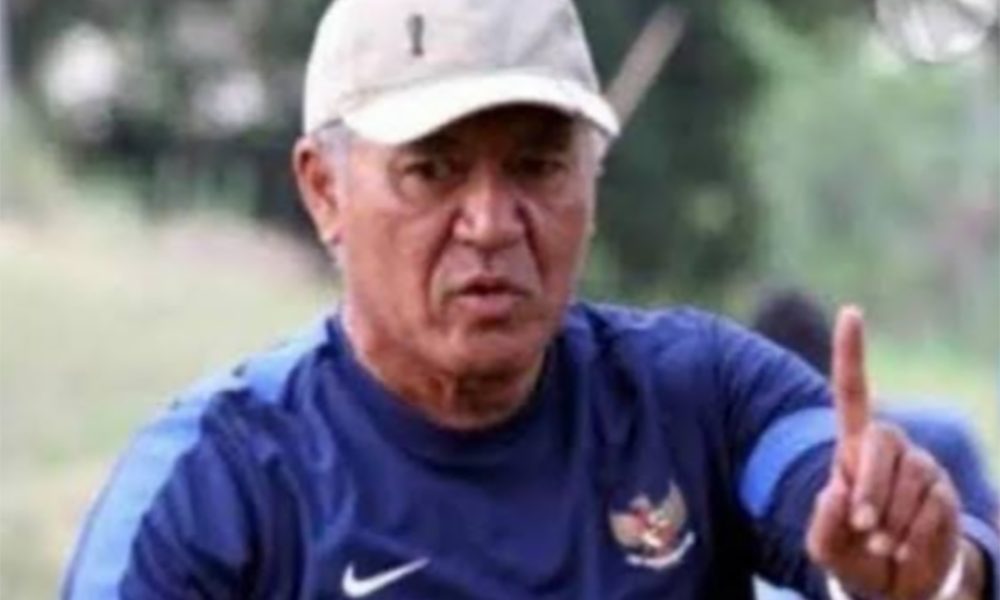 Gelandang Jangkung Ruddy William Kelces Meninggal Dunia