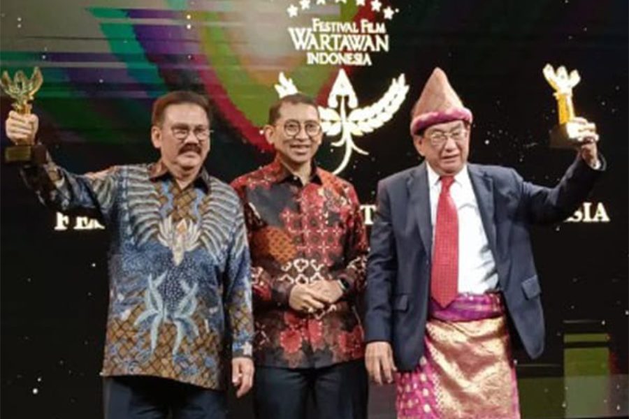 Anwar Fuadi dan Ilham Bintang terima Lifetime Achievement FFWI 2024
