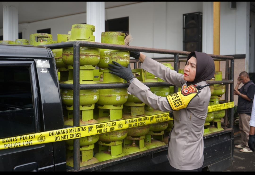 Gudang Pengoplosan Gas Elpiji Subsidi Digrebek Polres Sukabumi Kota