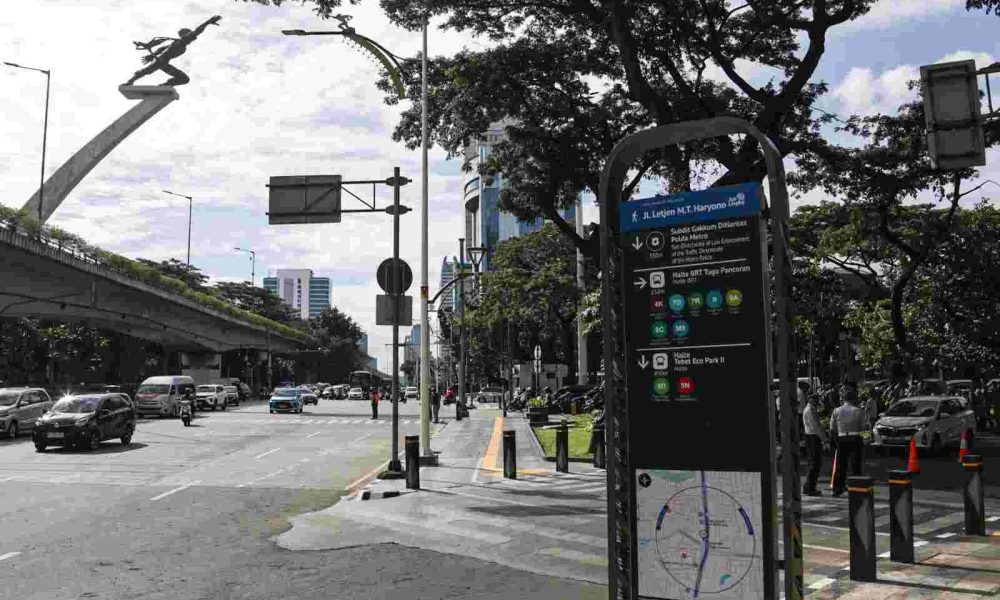 Pemprov DKI Bangun Trotoar Complete Street di Beberapa Kawasan