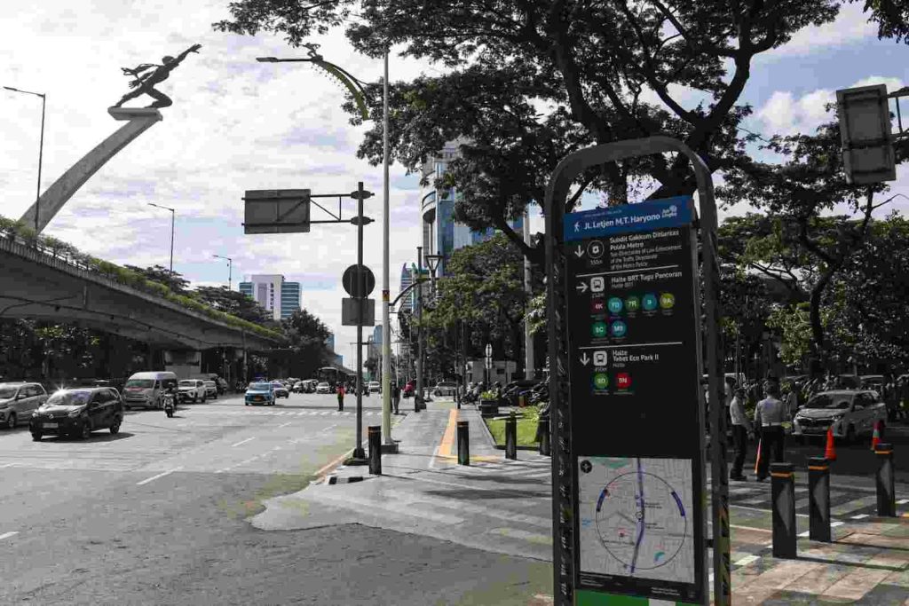 Pemprov DKI Bangun Trotoar Complete Street di beberapa kawasan