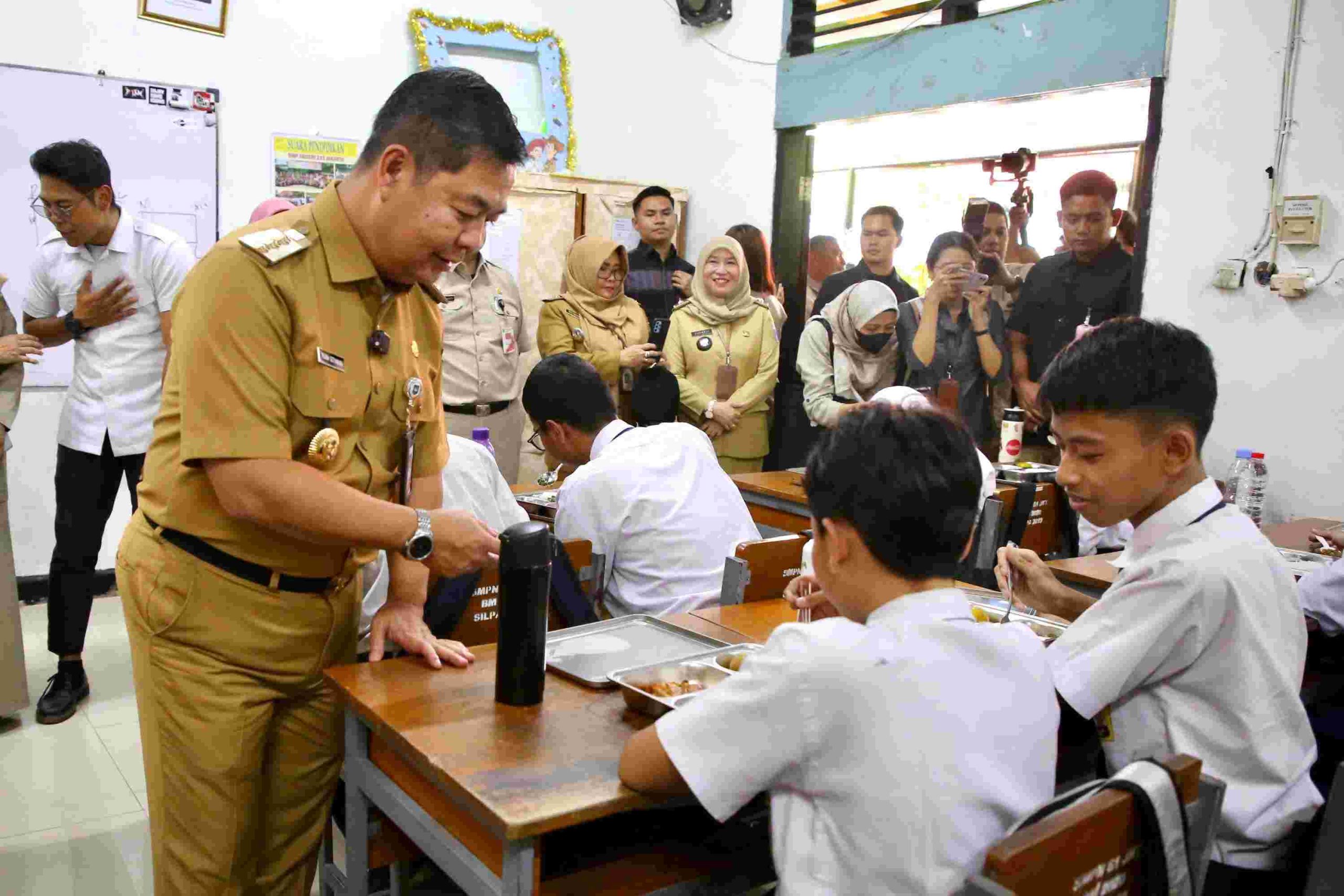 Pemprov DKI Targetkan 17 Satuan Pelayanan Pemenuhan Gizi Beroperasi Januari 2025
