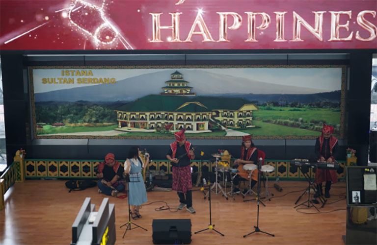 Disbudparekraf Sumut Gandeng Bandara KNIA Tampilkan Musik Live di Bandara