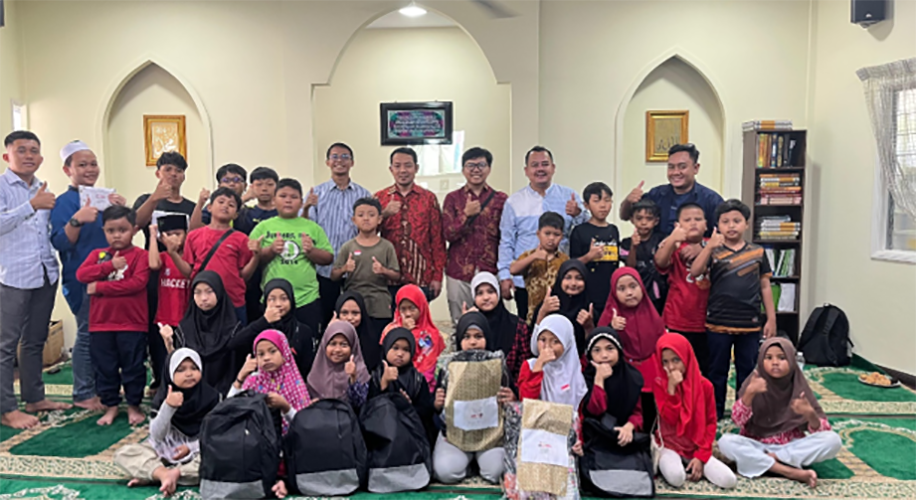 Mahasiswa FDIK Universitas PTIQ  Nyalakan HUT RI ke-80 bersama Anak-Anak Indonesia di Malaysia