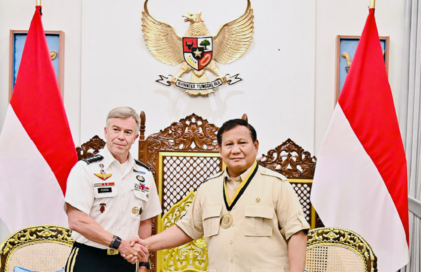 Presiden Prabowo Terima Medali Kehormatan dari Komando Operasi Khusus AS di Istana Merdeka