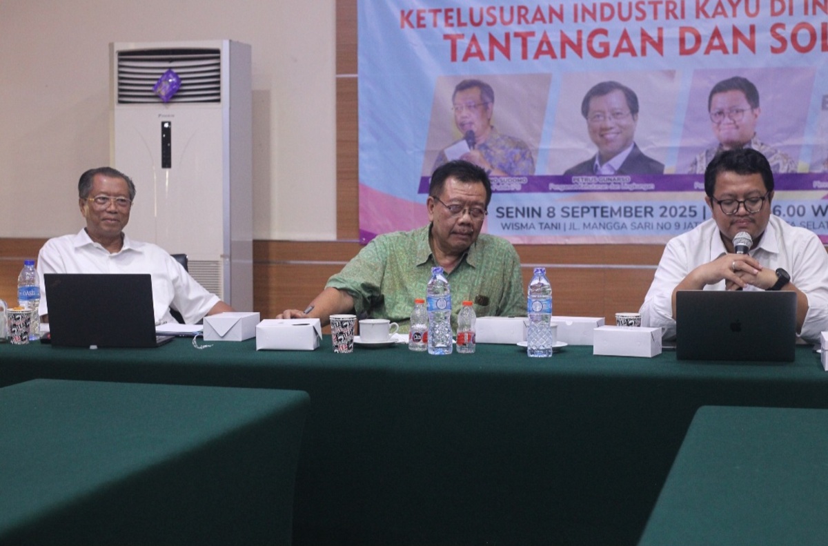 Industri Kayu Semakin Menyusut Karena Regulasi Memberatkan