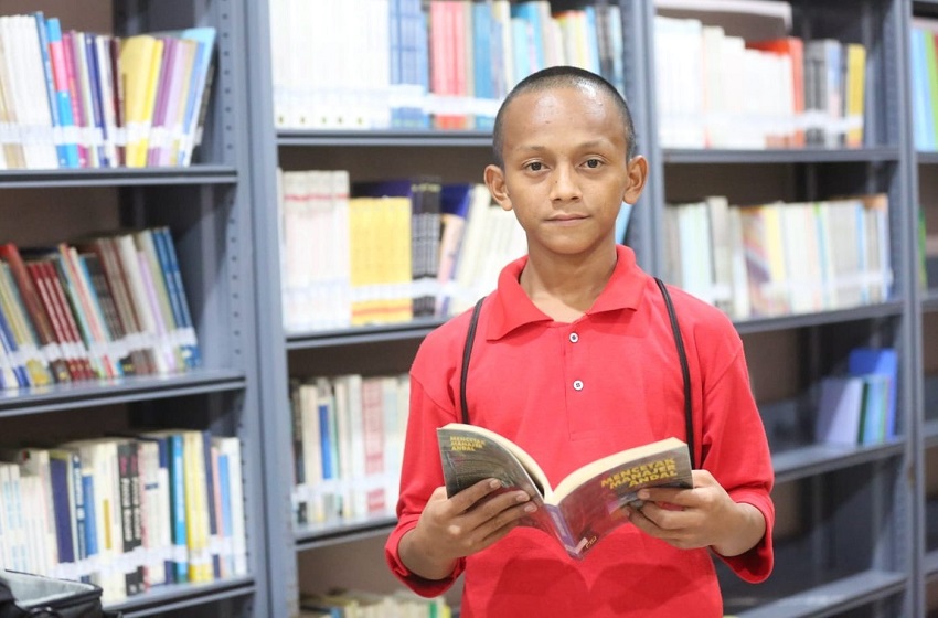 Tak Lagi Tidur Beralas Lantai, Akbar Bersyukur Masuk Sekolah Rakyat