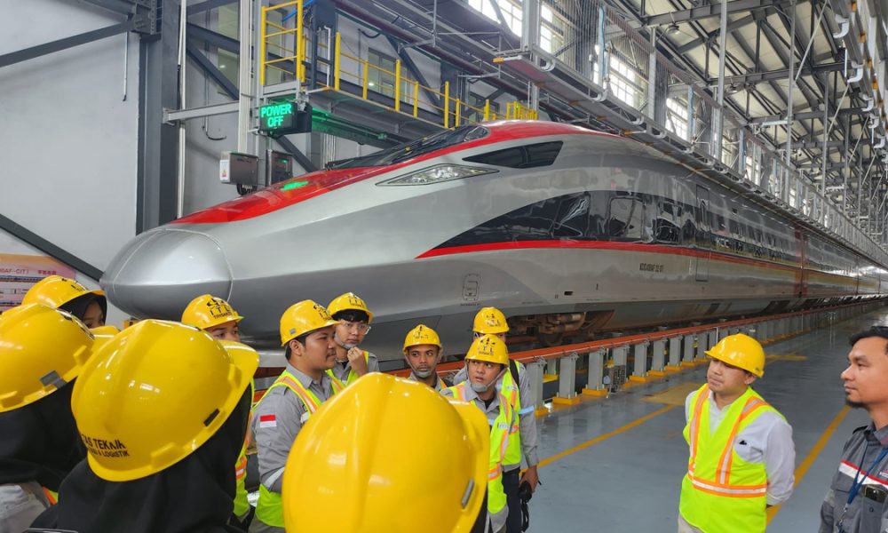 Whoosh… Cepat, Tapi Belum Dekat