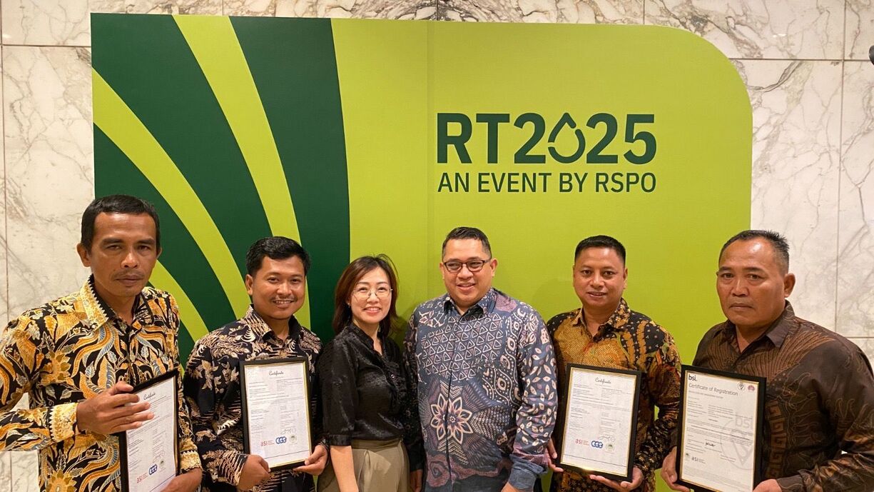 Petani Sawit Swadaya Raih Sertifikasi RSPO melalui Program SMILE