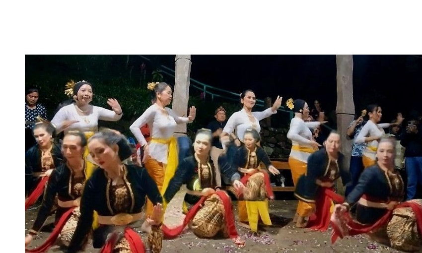 Pentas Budaya PWI Jakarta Tetap Meriah di Gunung Padang Meski Diguyur Hujan