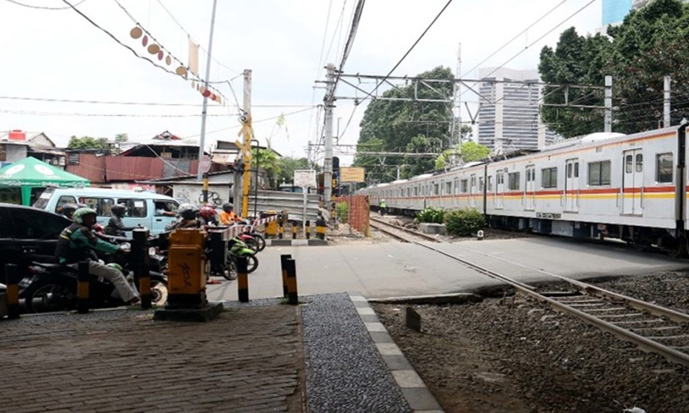 Keselamatan Perlintasan Sebidang : Mitigasi Risiko Kecelakaan Angkutan Barang