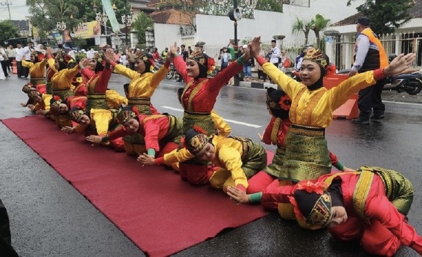 Sambut Ramadan, Empat Ribu Warga di Blitar Ikuti Pawai Gema Soramadu