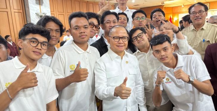 Tinjau Pelatihan SMK Go Global di UKRI, Menteri P2MI Dorong Kesiapan Kerja Pekerja Migran