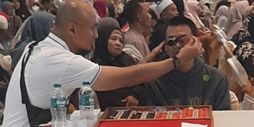 HUT ke-81 Jawa Timur, Para Guru Diberikan 1.000 Kacamata Gratis