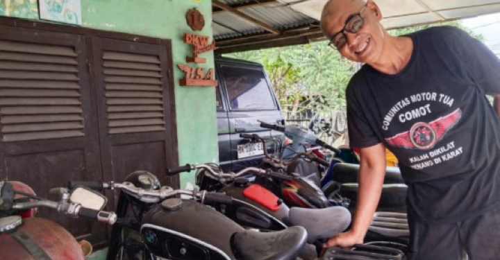 Babe Koko dan 70 Motor Tua: Merawat Sejarah, Merawat Investasi